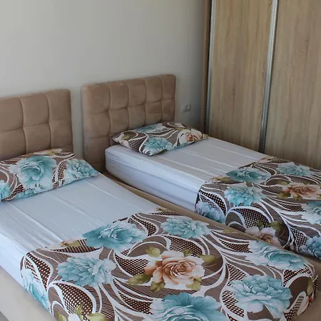 Blue & Апартаменты Шенджин